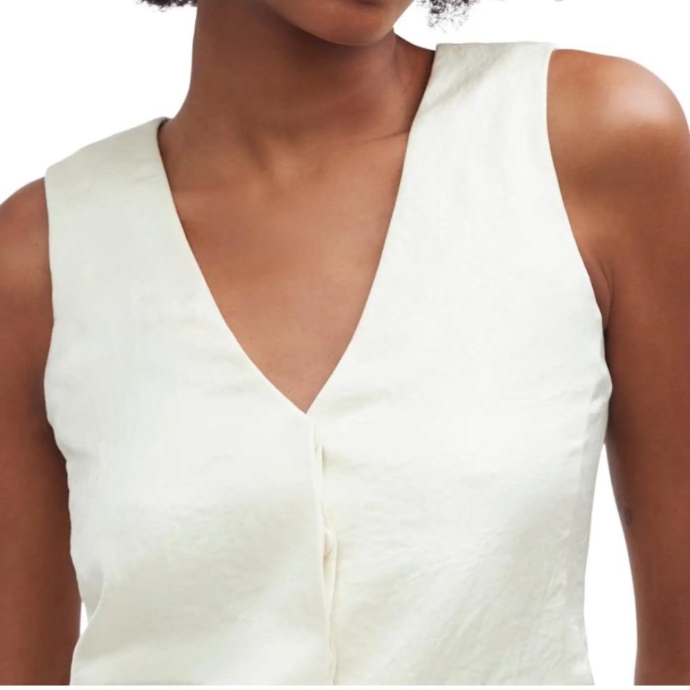 Super soft Button Up Vest Top!